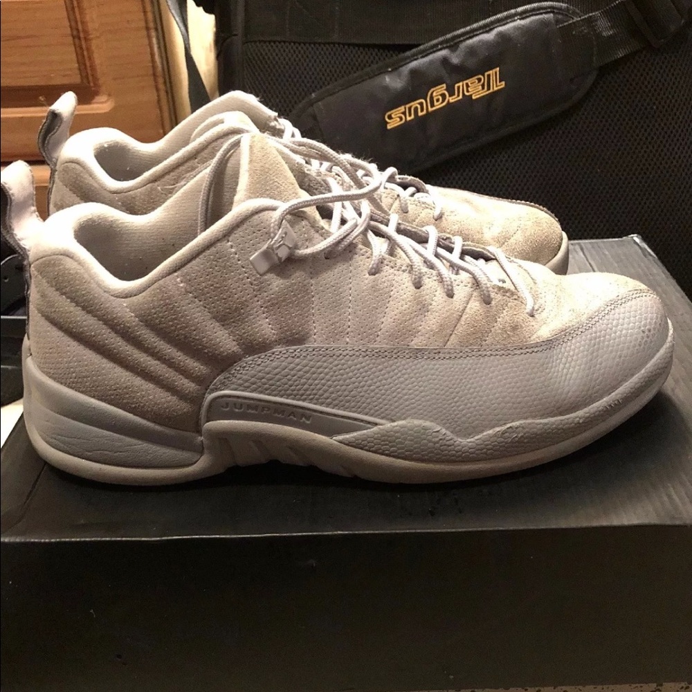 Jordan retro 12 low wolf gray used men’s 9.5